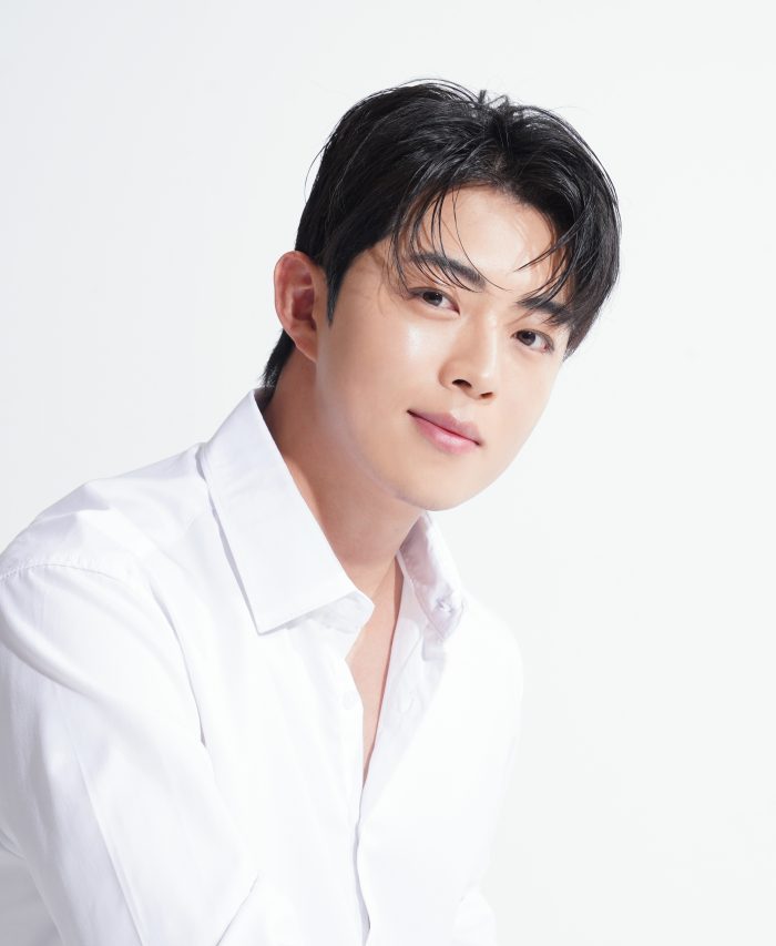 Refreshing,Beauty,Portrait,Of,Young,Man,In,White,Shirt